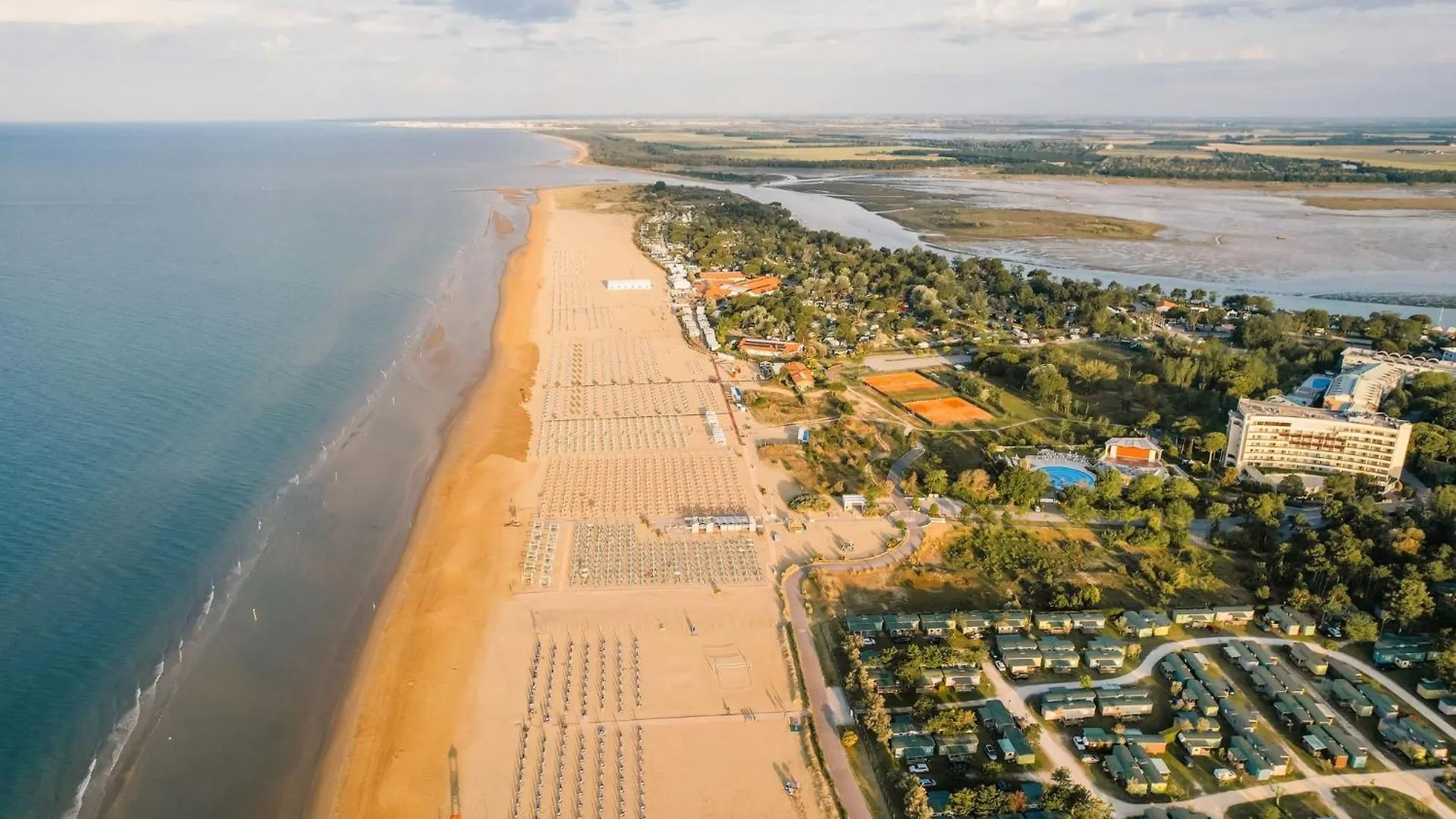 Cozy One Bedroom Apartment With Pool And Ac Bibione 0*,  Italy